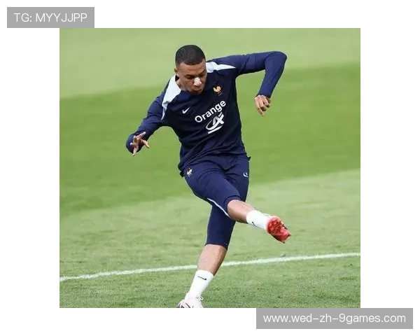 姆巴佩队内特权引分歧，法国队气氛紧张